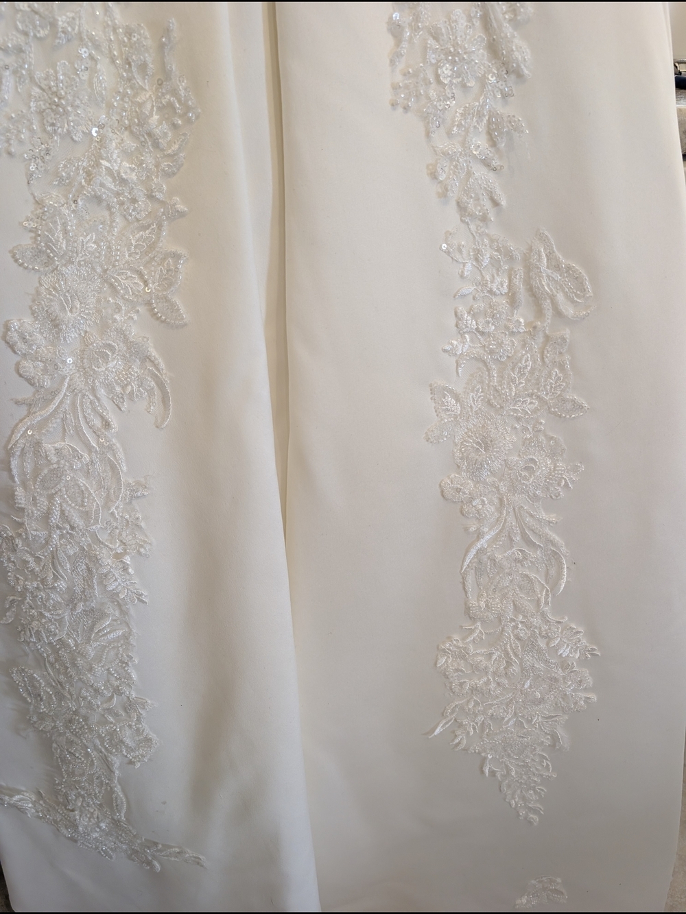 Stunning Girls Off White Lace Long-Sleeve Holy Communion Dress - Picture 5 of 6